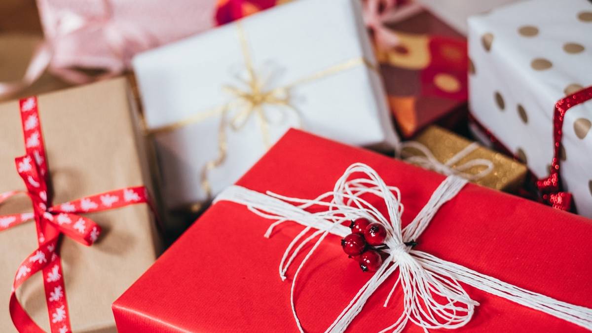 Gambettola, le aprono l'auto la notte di Natale rubando i regali