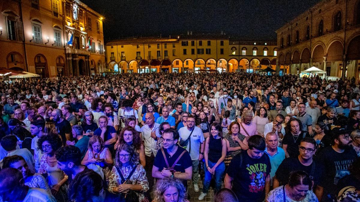 Imola in musica è partita alla grande con gli ironici e bravissimi Colapesce Dimartino GALLERY