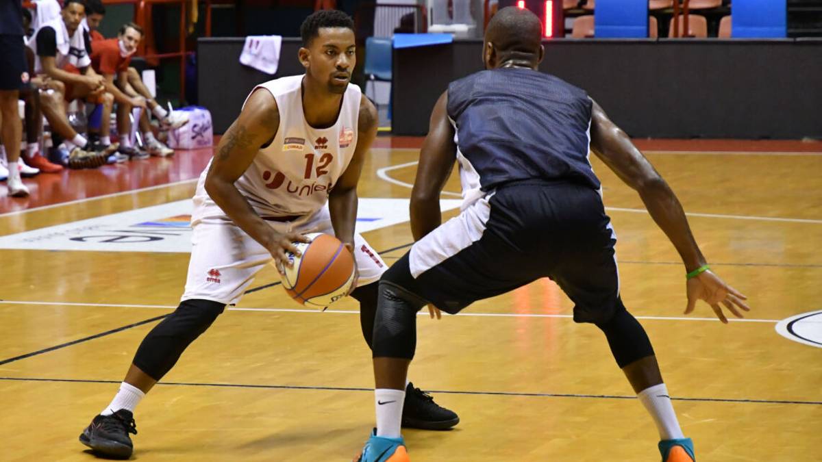 Basket A2, Ferrara si aggiudica l'amichevole di Forlì - Video