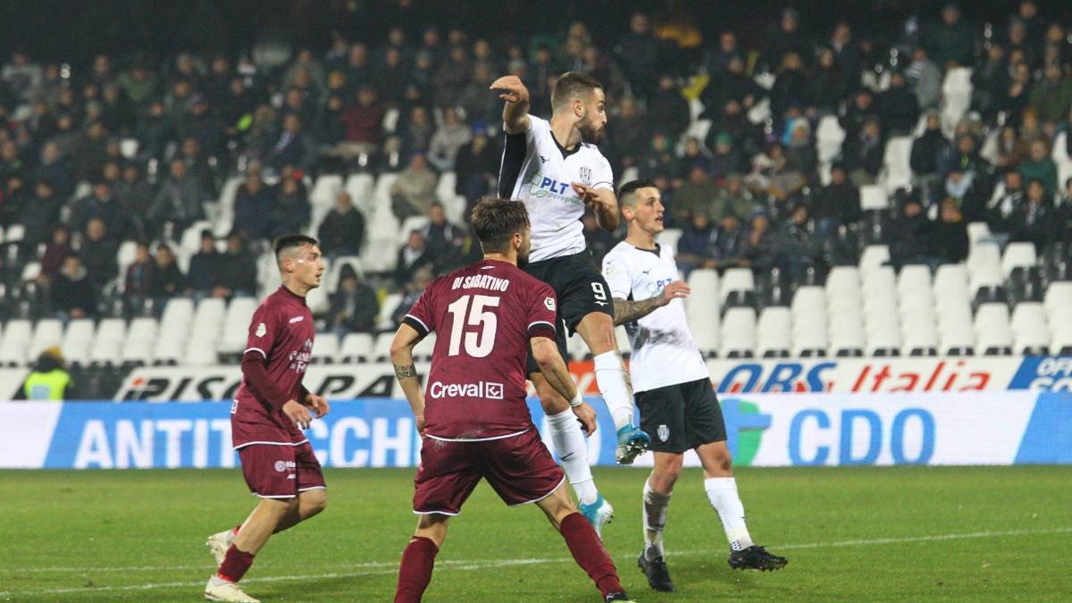 Calcio, Cesena-Carpi anticipata a sabato 21 dicembre alle 15