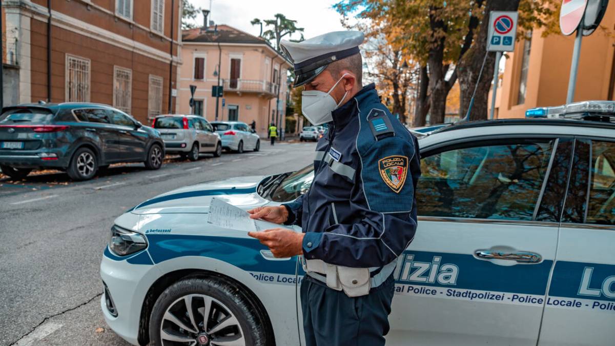 Rimini: investe ciclista e scappa, preso grazie a Facebook