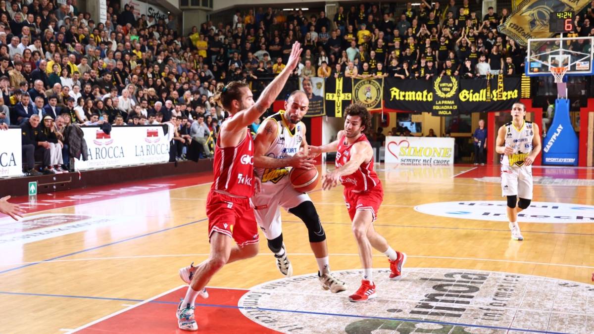 Basket B, Alex Ranuzzi resta all'Andrea Costa e arriva Bresolin