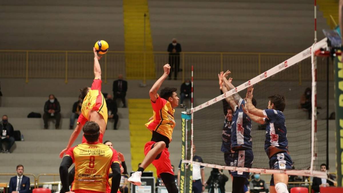 Volley Superlega, la Consar torna a mani vuote dalla Calabria (3-0)