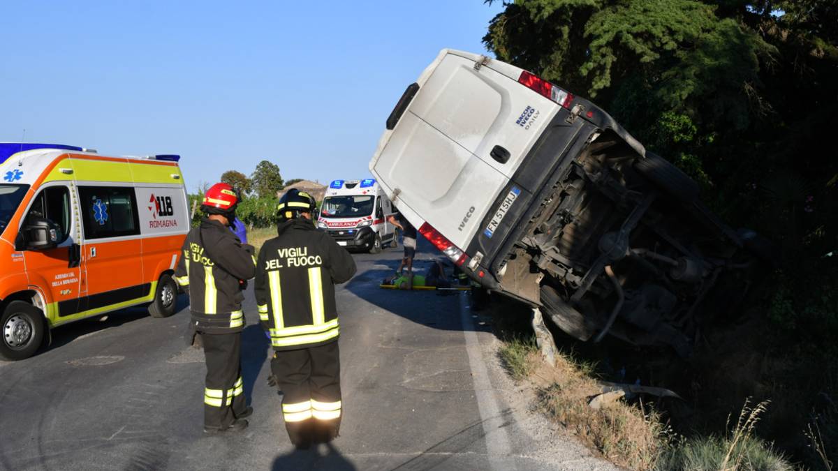 Forlì. Incidente a Villafranca, 5 feriti: due mezzi nel fosso - Gallery