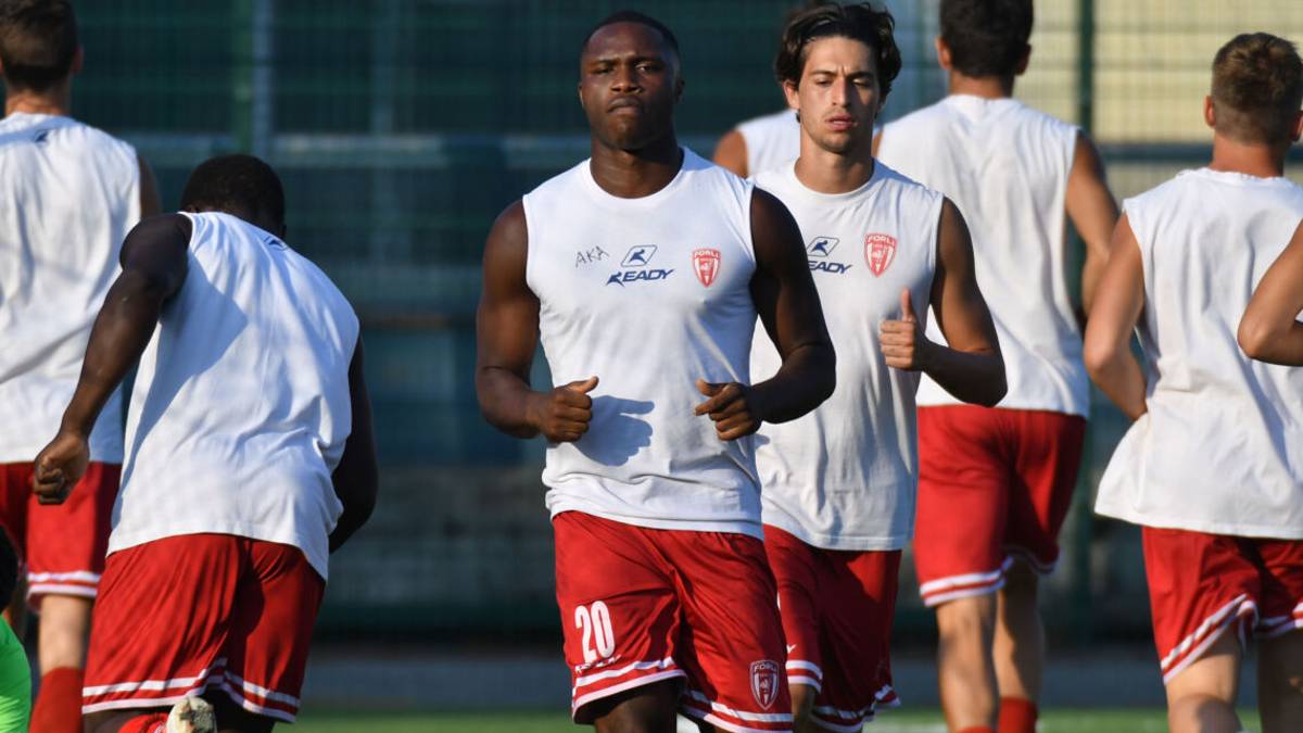 Calcio D, falso allarme a Forlì: tutta la squadra negativa al Covid