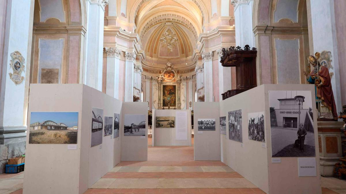 Cesena, omaggio a Dino Manuzzi: la mostra a Sant’Agostino e lo spettacolo al teatro Bonci VIDEO