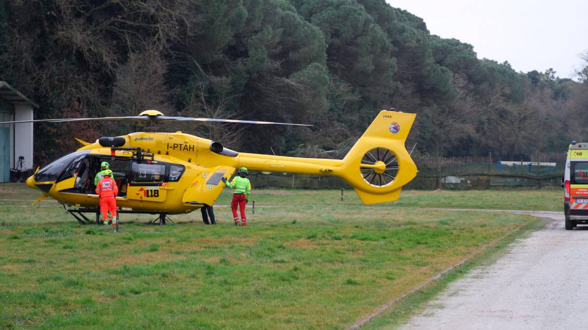 Ravenna, operaio cade durante la costruzione di una piattaforma nei cantieri Rosetti Marino