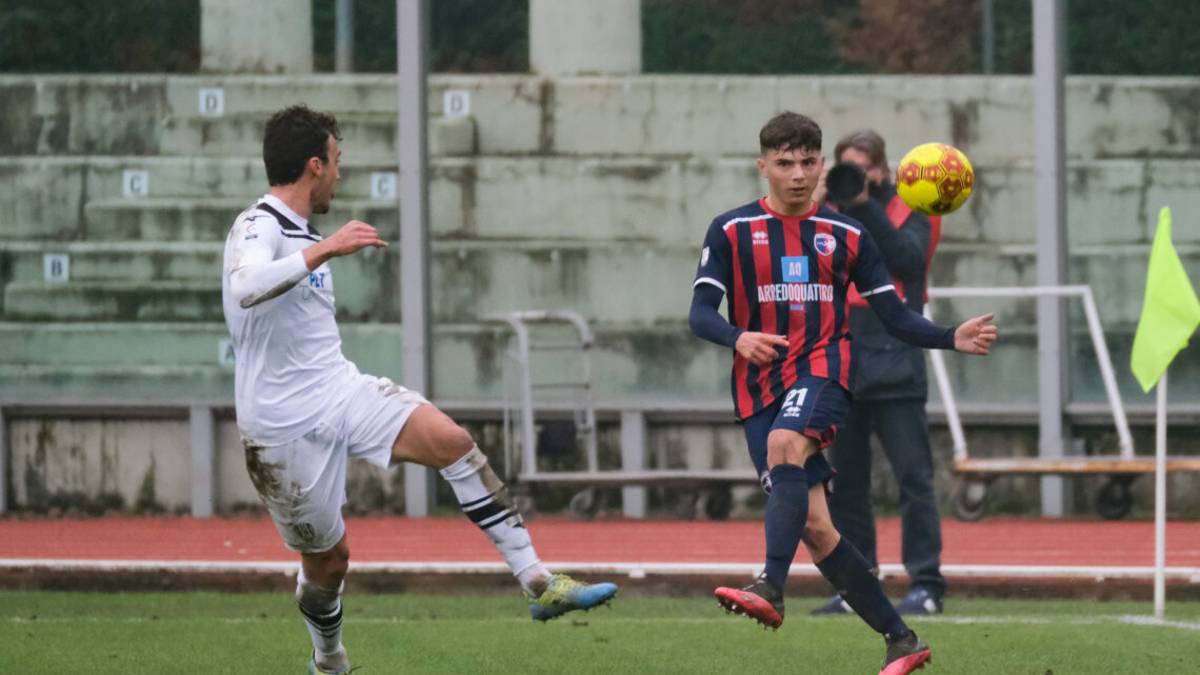 Calciomercato, scambio: Tonetto al Cesena e Aurelio all'Imolese