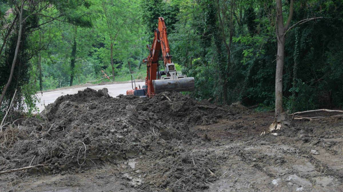 Frane post alluvione: partiti i primi lavori a Cesena per consolidare le riparazioni
