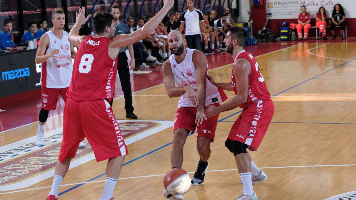 Basket A2, rinvio forzato per il Varchini-Biagi di Imola
