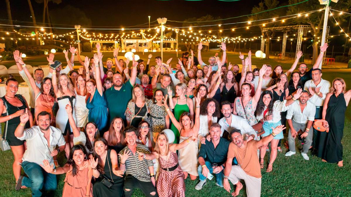 Vent’anni dopo tutti i diplomati 2004 del Liceo Righi di Cesena si sono trovati per festeggiare