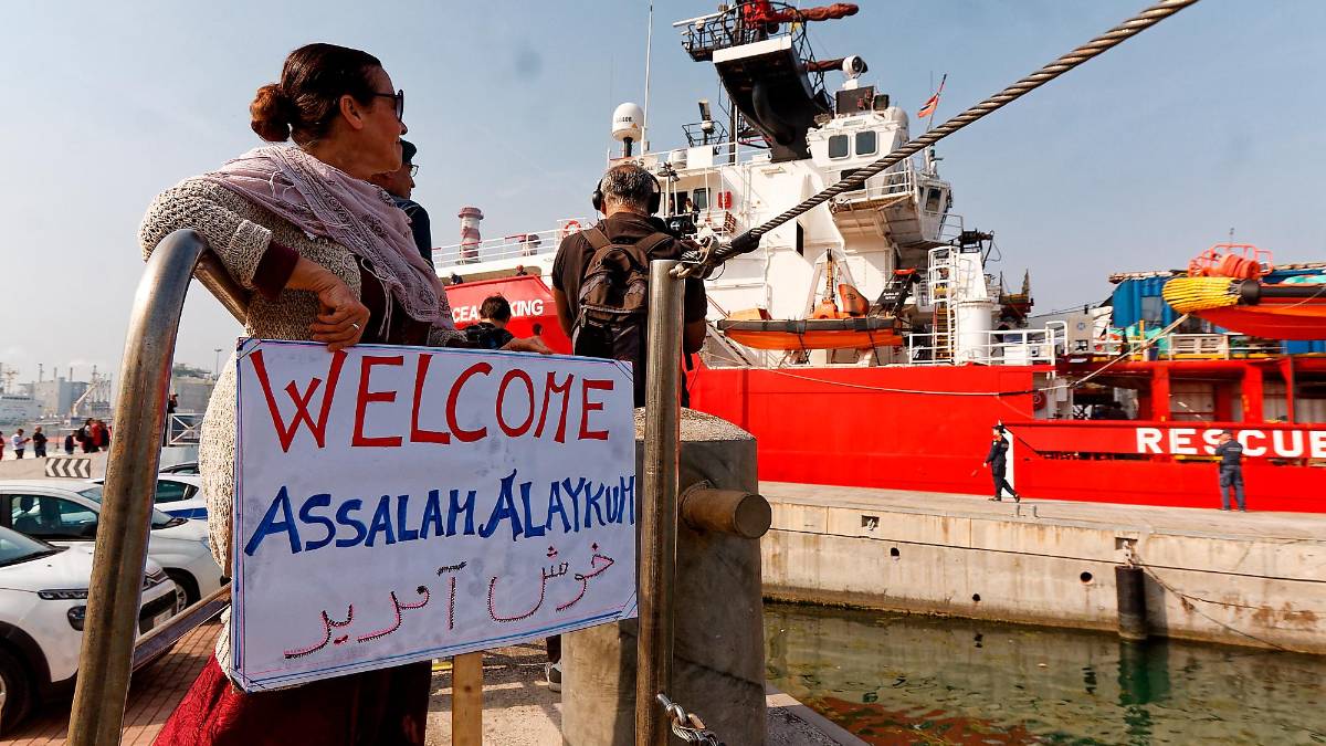 L’accoglienza ai migranti a Marina di Ravenna (foto Fiorentini)