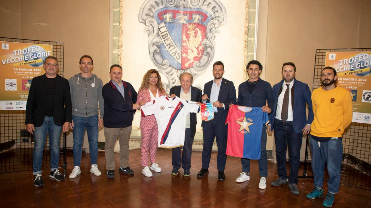 Calcio, le vecchie glorie di Bologna, Cesena e Imolese in campo a Imola per il Banco Alimentare
