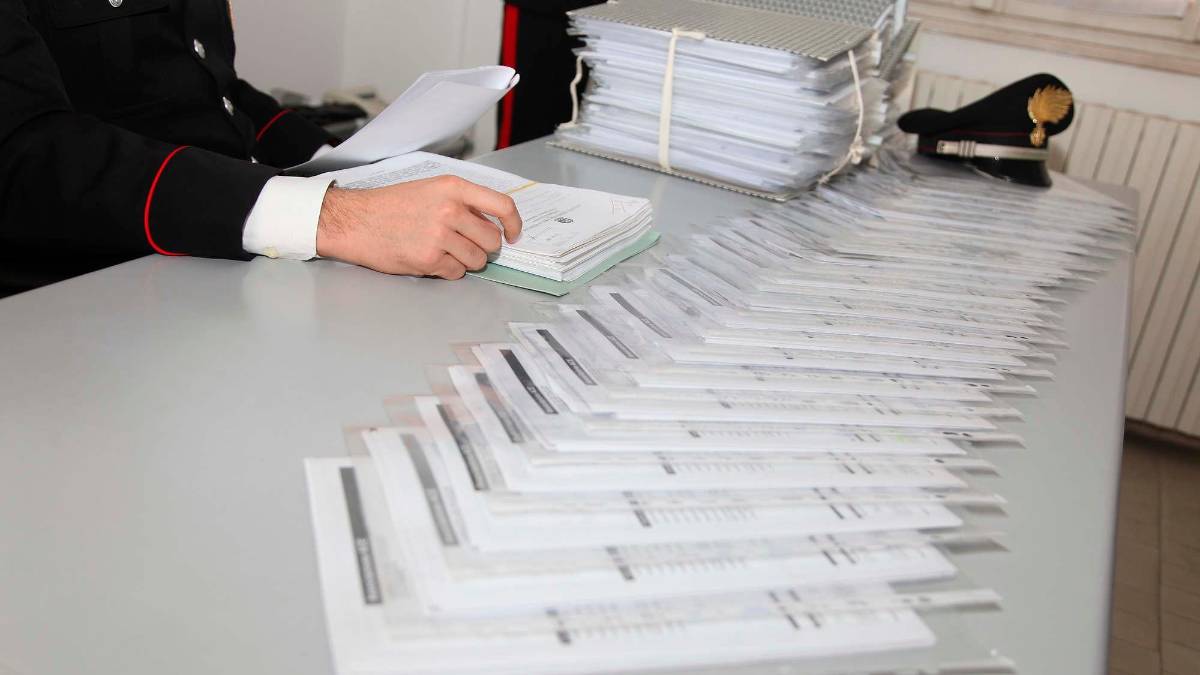La donna ha sporto denuncia ai carabinieri dopo aver inviato il bonifico da 359 euro