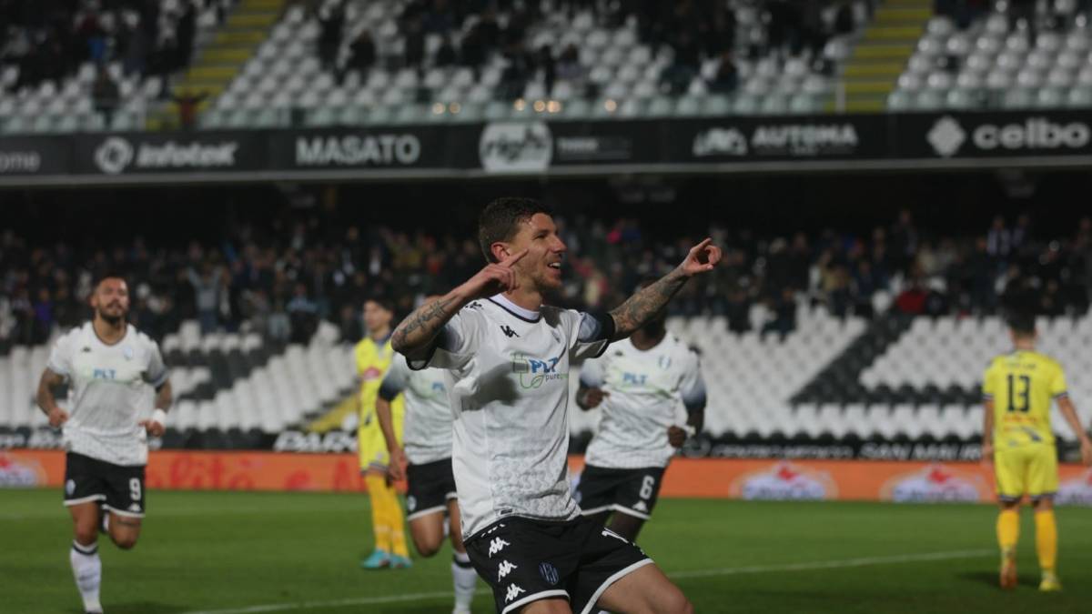 Il Cesena e il coraggio di dire: Sei bella come un gol di Corazza