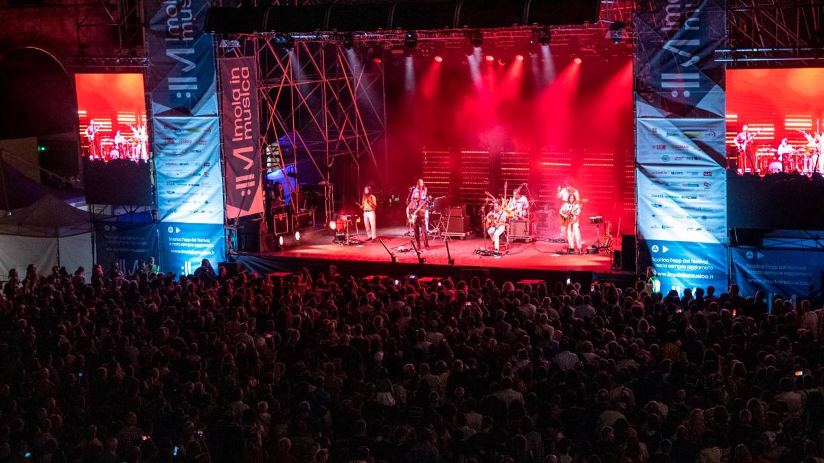 Imola in musica è partita alla grande con gli ironici e bravissimi Colapesce Dimartino GALLERY