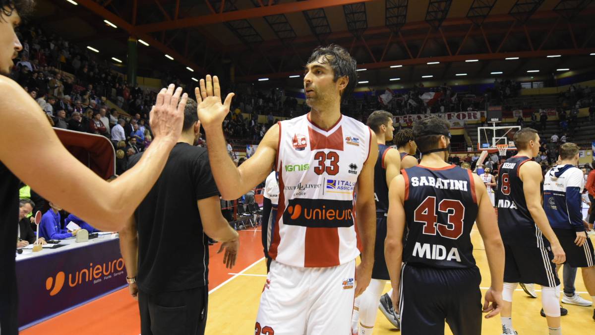 Basket, l'Unieuro Forlì domenica a sostegno dell'Admo