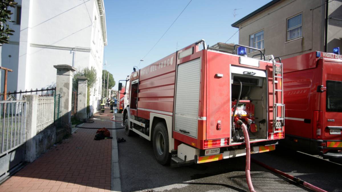 Alfonsine, incendio in un condominio