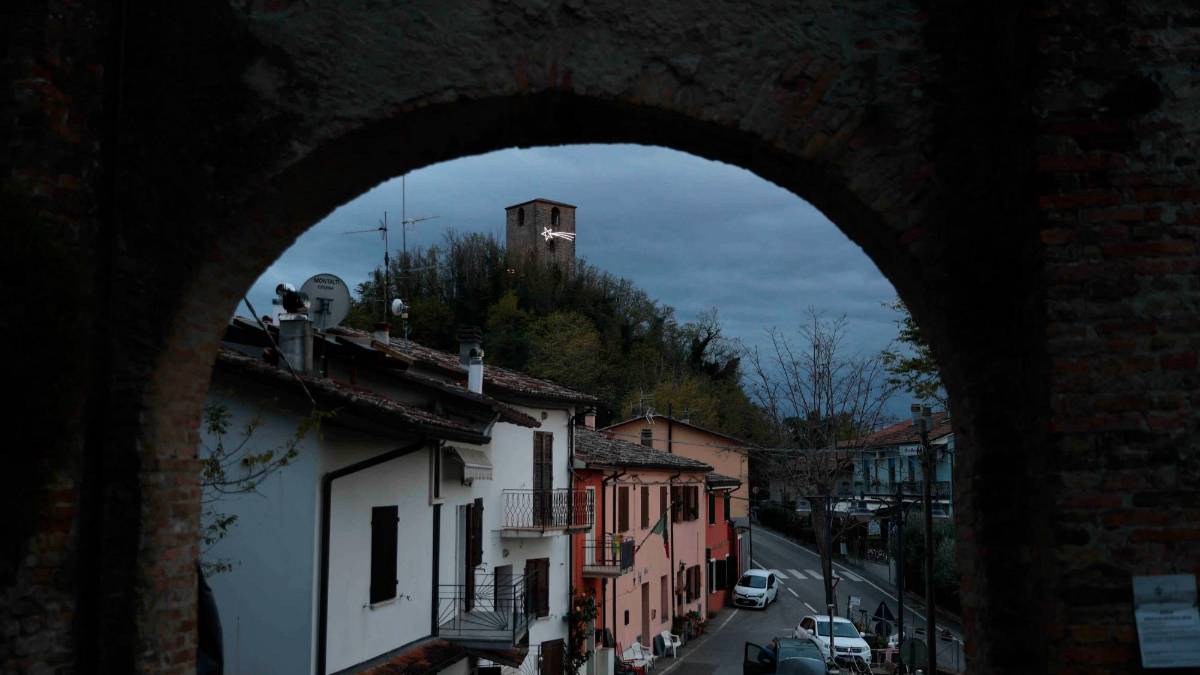 Cesena: una stella cometa sulla Torre di Roversano