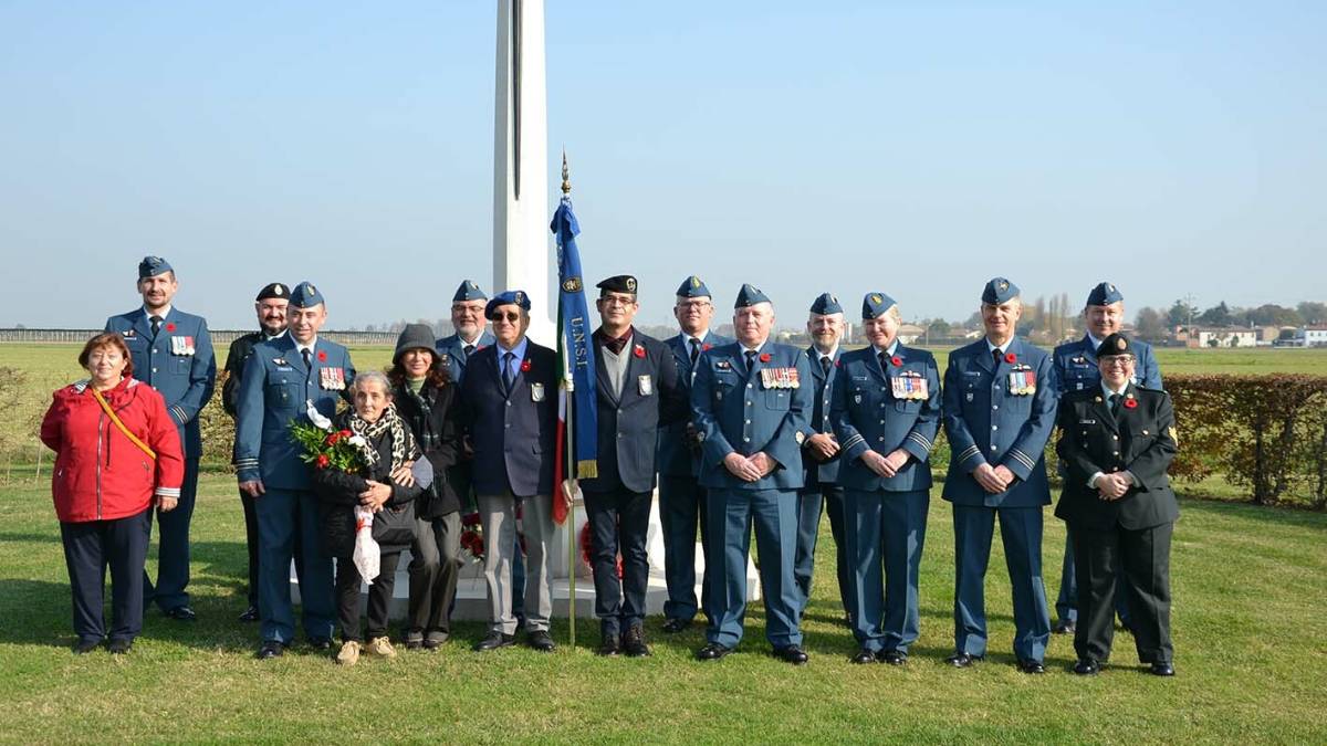 Bagnacavallo, il Remembrance Day al cimitero di guerra canadese di Villanova
