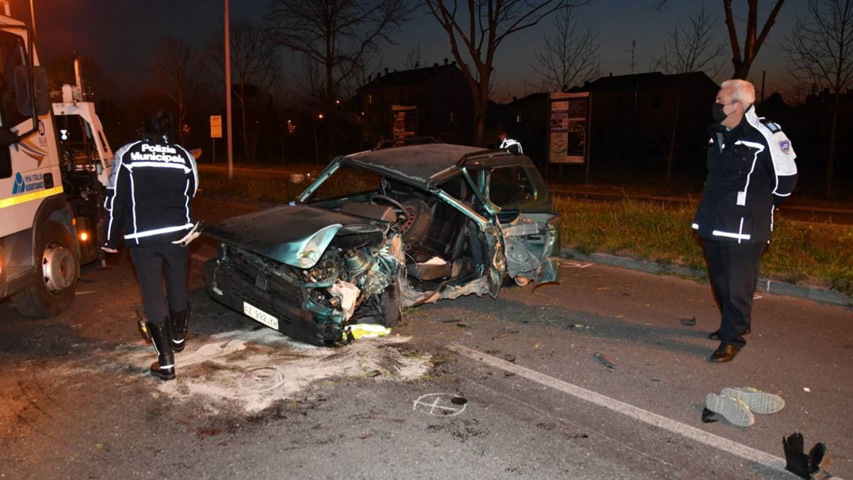 Forlì, perde il controllo dell'auto: grave 47enne residente a Ravenna