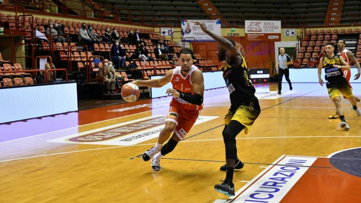 Basket A2, Rush in Nazionale, posticipata Unieuro-Rieti