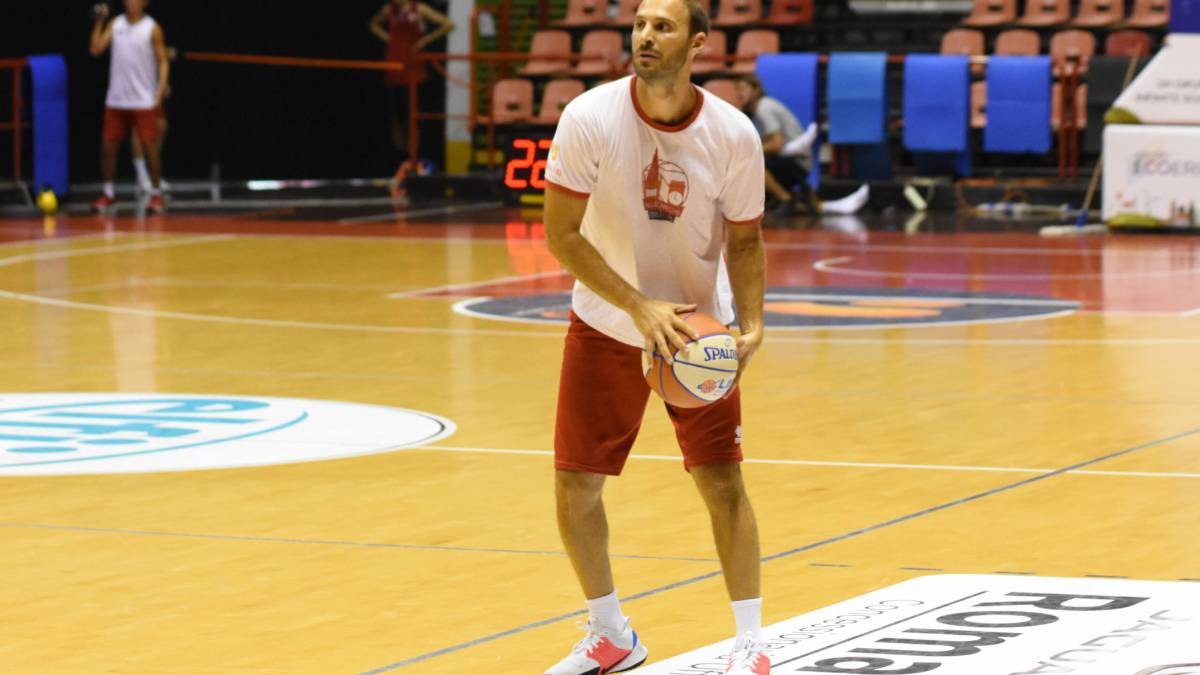 Basket, l'Unieuro vince il test di Faenza (50-74)
