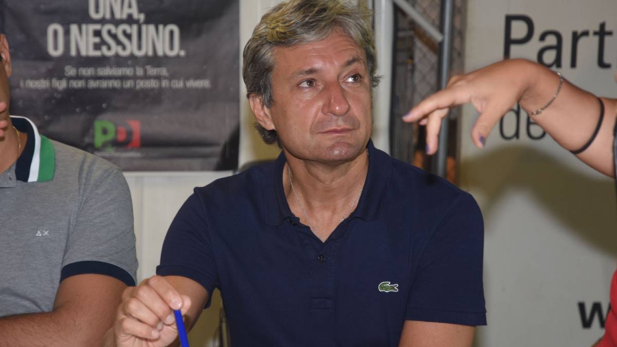 Sgarbi promuove il sindaco di Rimini ministro: Gnassi è meglio di me