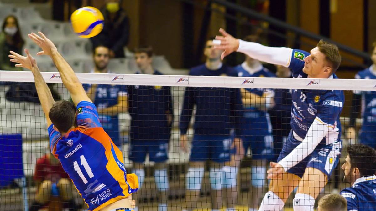 Volley Superlega, la Consar Rcm all'assalto del tabù Modena