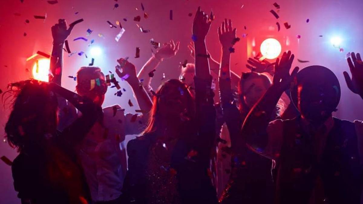 Spray al peperoncino in discoteca a Cervia, 4 minorenni in ospedale