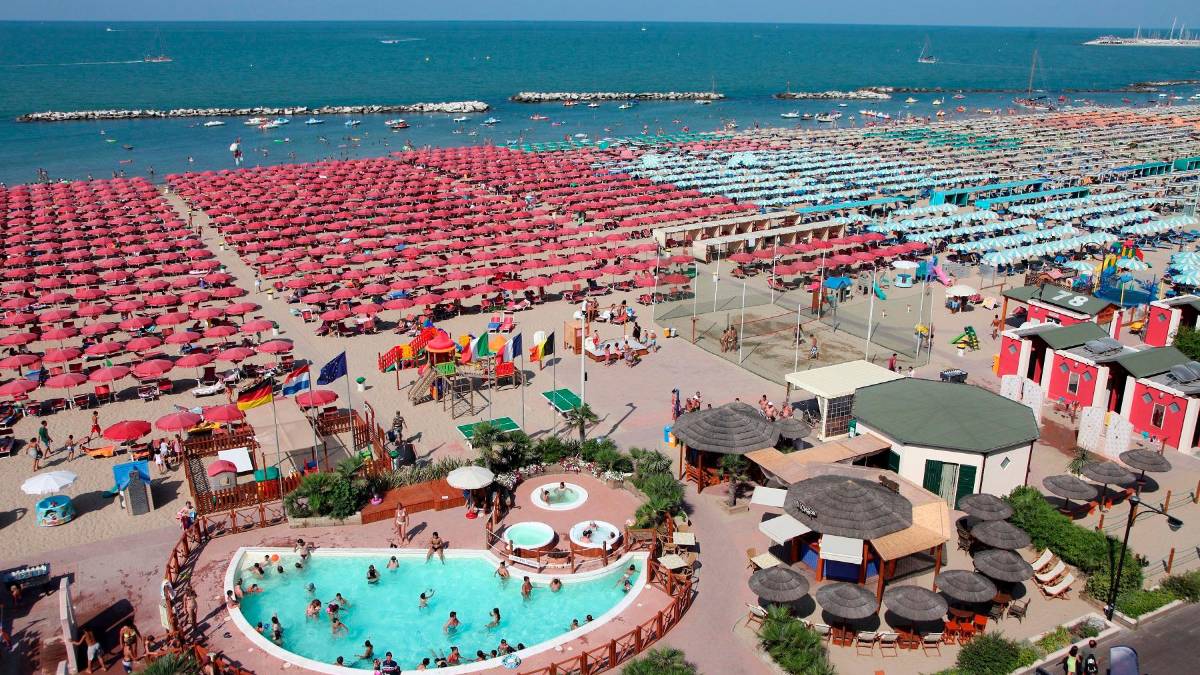 Spiagge, i dubbi della Regione Emilia-Romagna: “Sul bando-tipo mancano certezze”