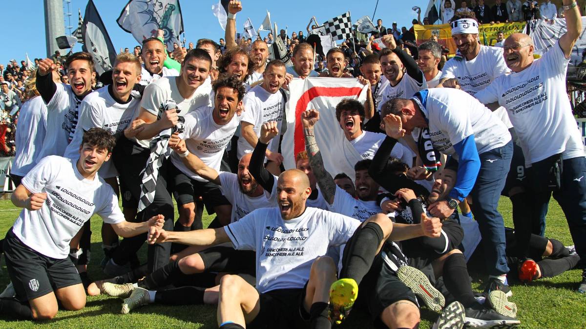 Cerimonia in Comune per festeggiare la promozione del Cesena