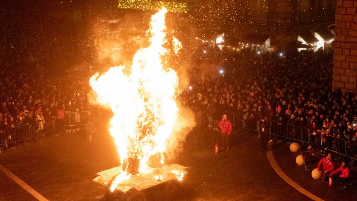 Faenza, in ventimila in piazza per la Nott de Bisò VIDEO