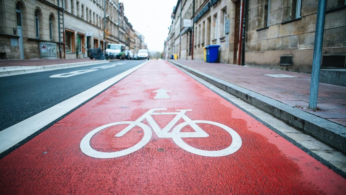 Forlì, partiti i lavori della pista ciclabile lungo via Della Rocca, Trieste e Bonzanino