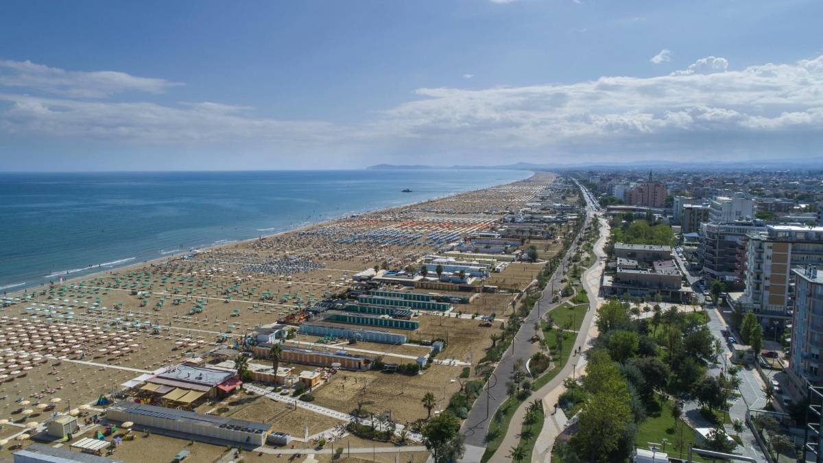 Veduta aerea della spiaggia di Rimini