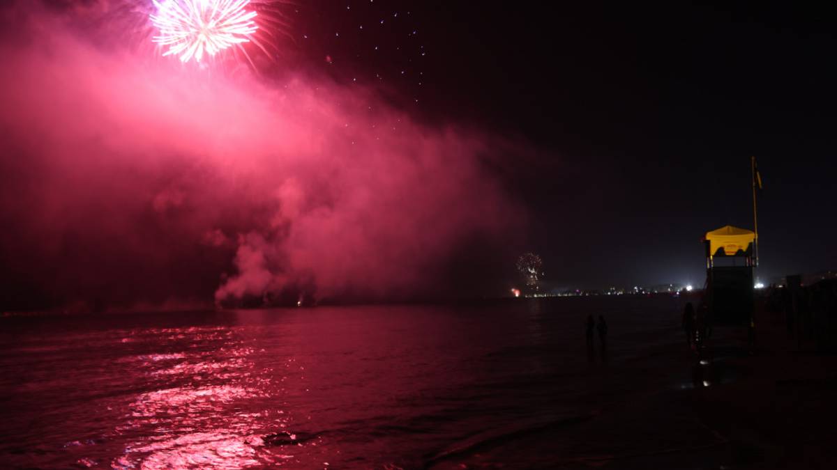 Cesenatico, Notte Rosa 2023: divieto di vendita di bevande in vetro e lattine