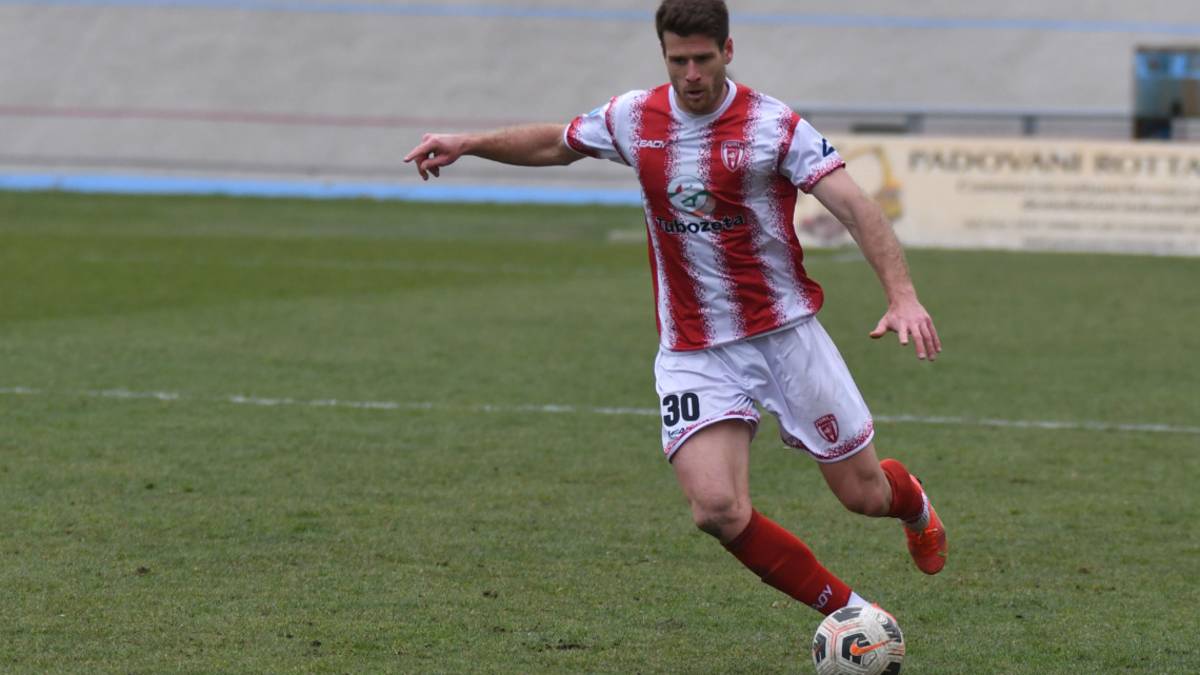 Calcio D, il Forlì ricomincia da Graffiedi, Rrapaj e i fratelli Ballardini