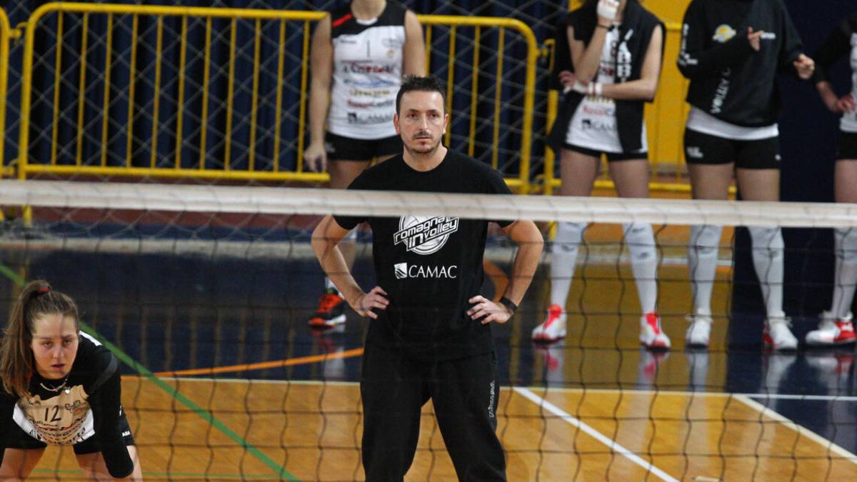 Volley B1 donne, sospetto caso di Covid: l'Angelini resta a casa