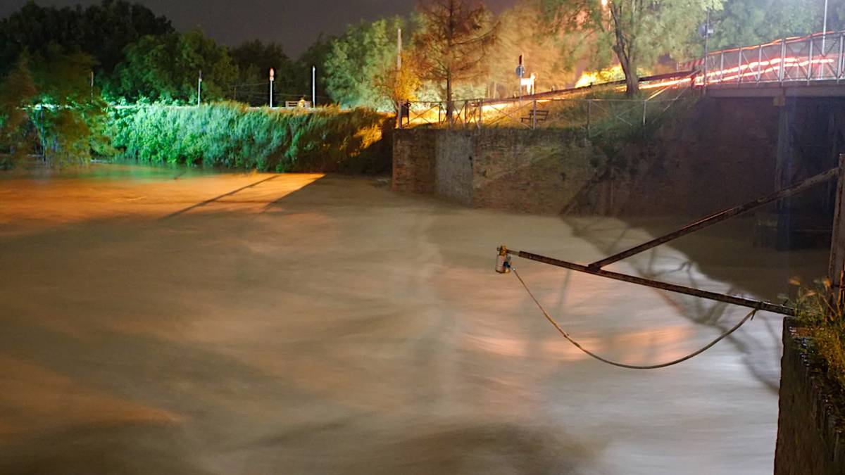 Piena dei Fiumi Uniti a Ravenna, evacuazioni nella notte a Ponte Nuovo