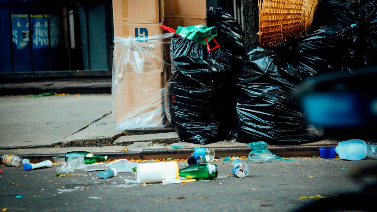 Rimini, abbandono irregolare di rifiuti: 93 violazioni dall’inizio del 2025