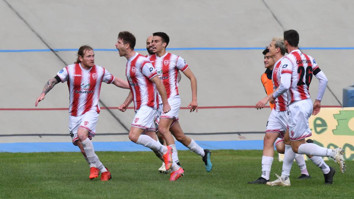 Calcio D, Forlì-Ravenna 2-0: la vendetta di Ballardini