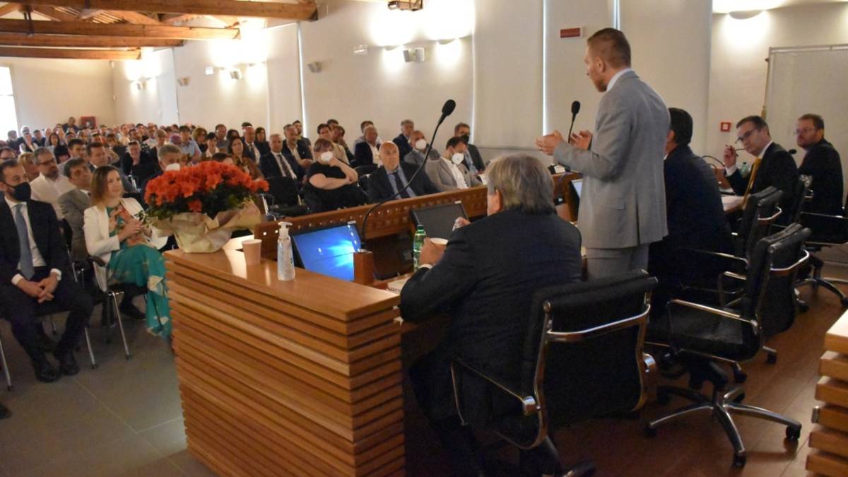 Deco Industrie: fatturato di 165 milioni nel 2021 e dipendenti che salgono a 646
