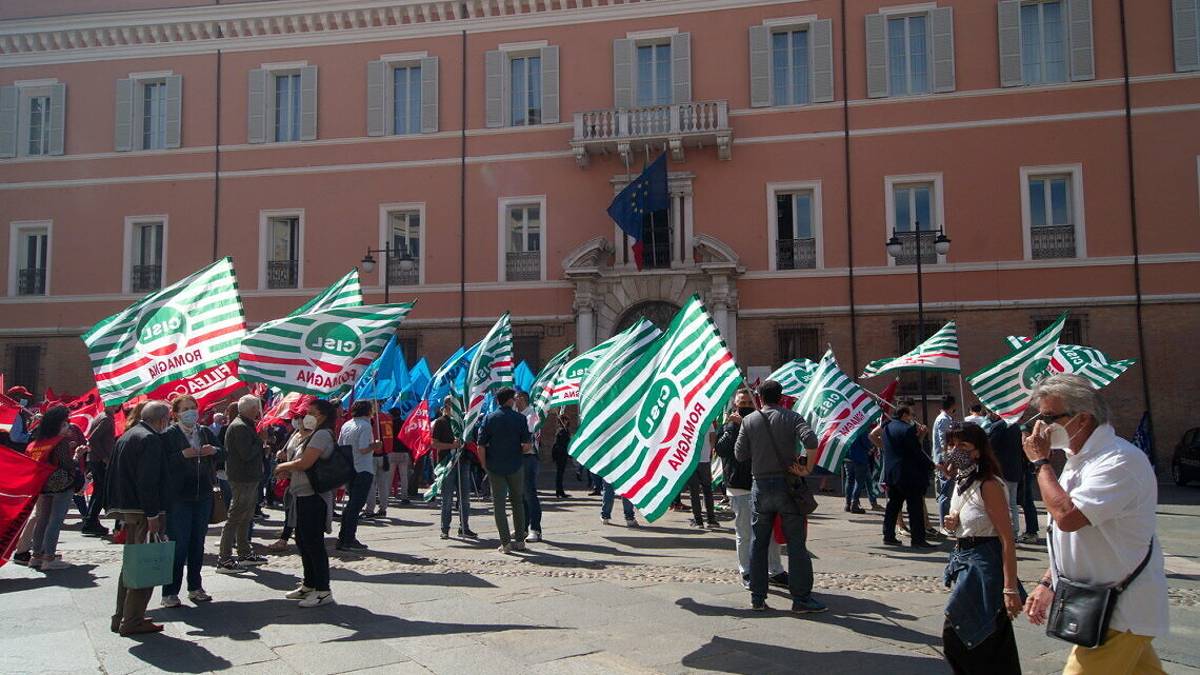 Ravenna, presidio in piazza per la sicurezza sul lavoro