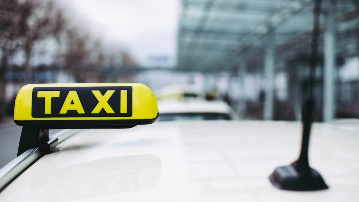 Noi taxisti riminesi, nella morsa di un traffico paralizzato