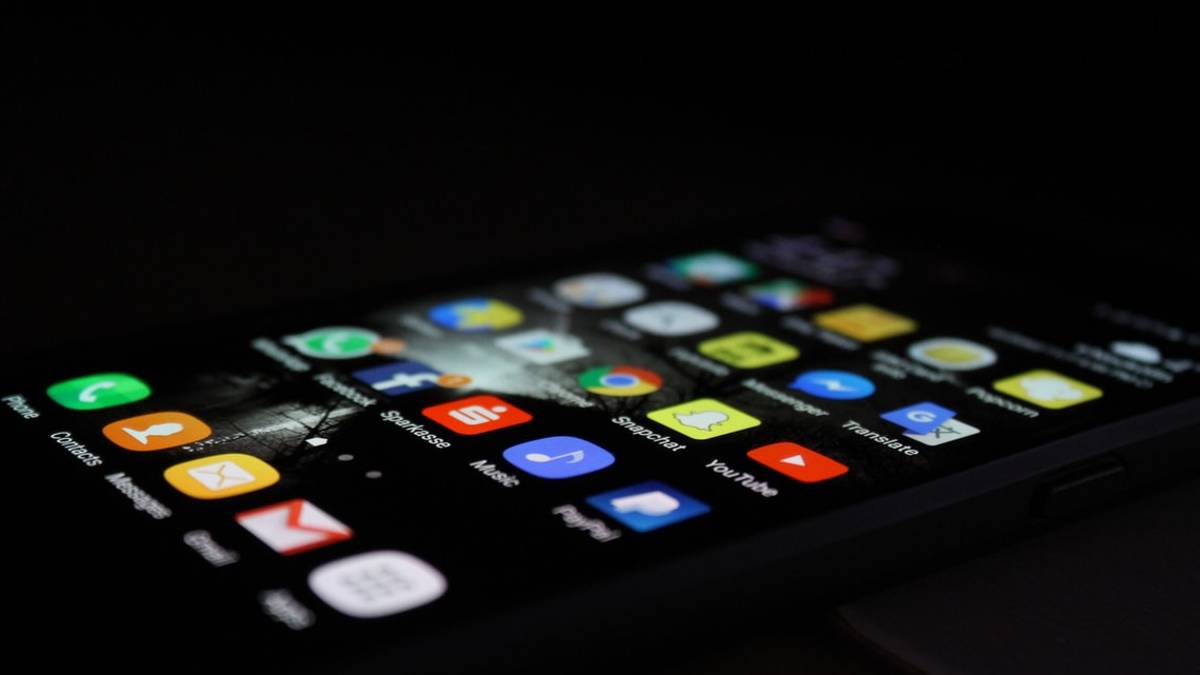 Cesena, ruba un giubbotto, generi alimentari e un telefonino: scatta l'arresto