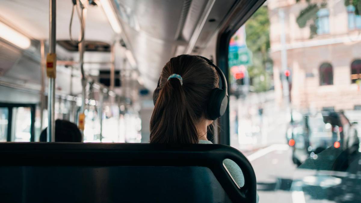 Medicina, violenza sessuale su una ragazza nel bus: fermati due 15enni