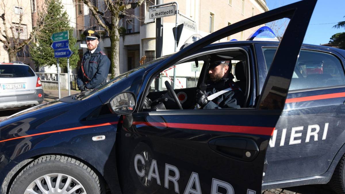 Ravenna, volontario aggredito da baby gang mentre porta farmaci