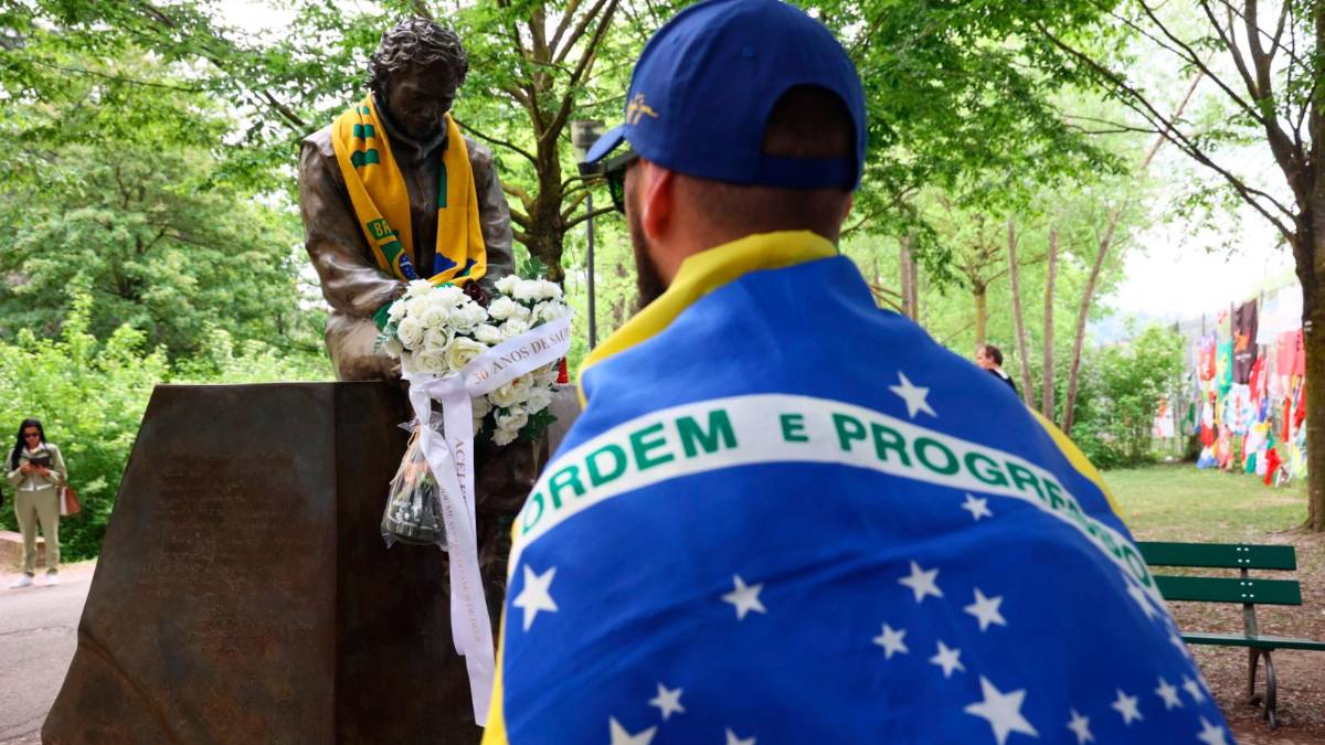 Imola, tifosi in pista con i colori del Brasile e tanta commozione per rendere omaggio ad Ayrton Senna fin dalle prime ore del mattino VIDEO GALLERY