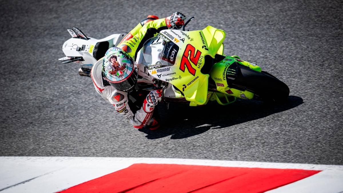 MotoGp, Bezzecchi al Mugello con un casco zen per... stare calmo VIDEO
