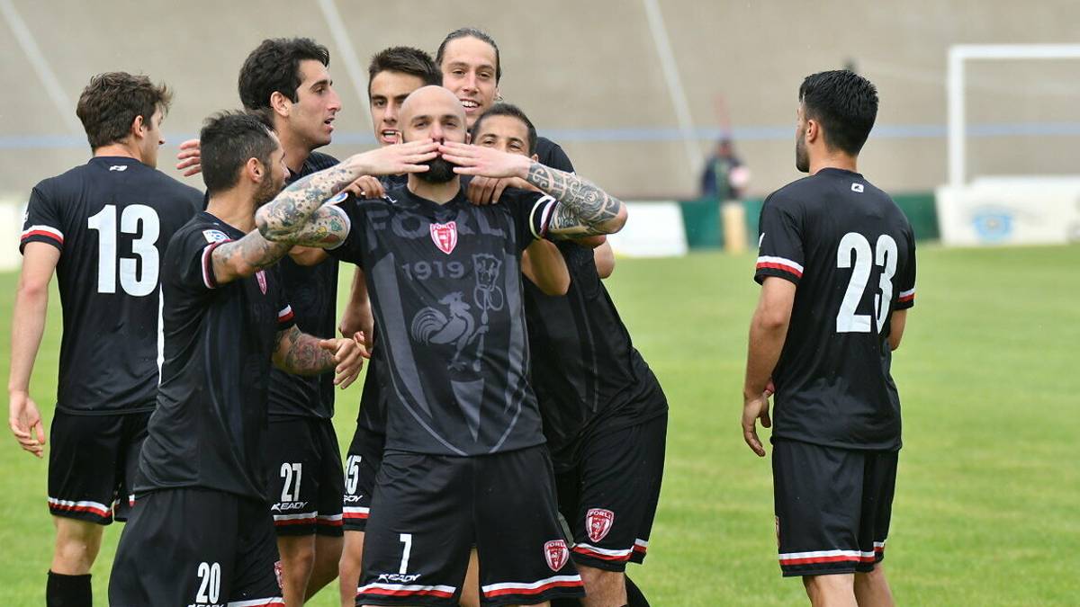 Calcio D, il Forlì deve battere il Mezzolara per sperare nei play-off